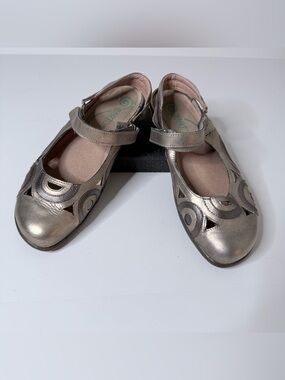 Naot GOLD Metallic Leather “Rongo” Slingback Mary Jane Flats, size 39